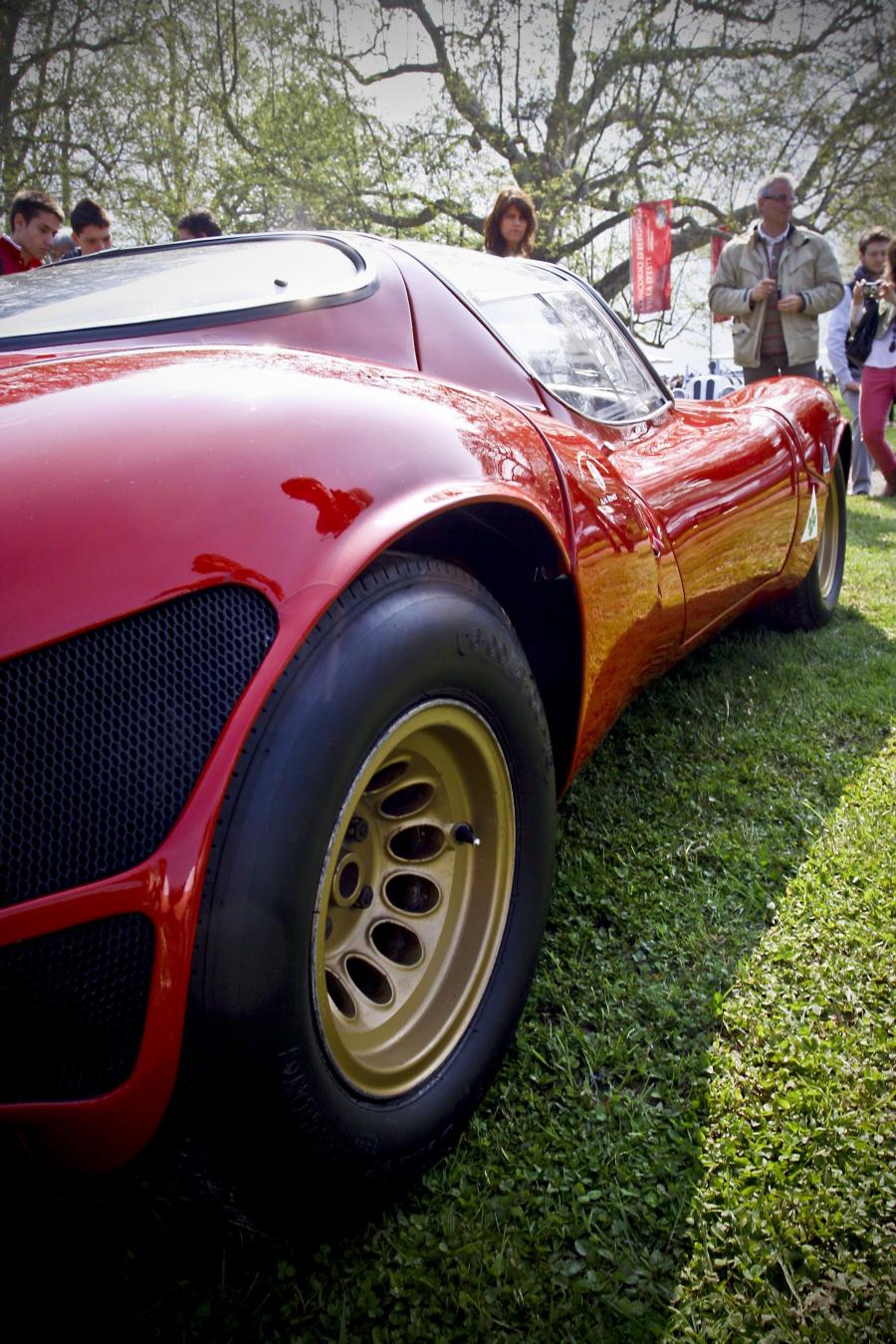 Детали экстерьера Alfa Romeo T33/2 Stradale Prototipo 1967 года  (фото 8 из 13)